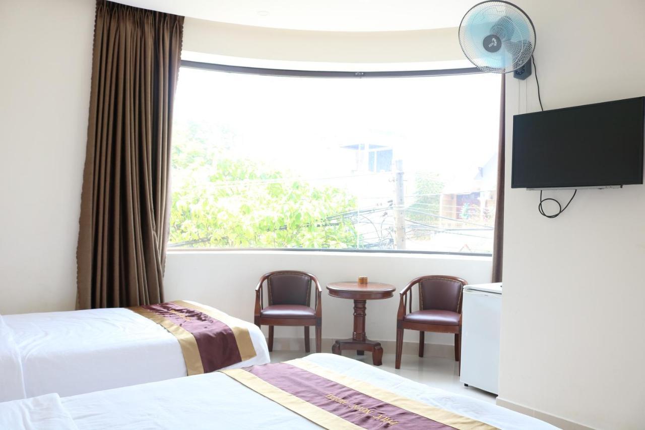 Phuc Ngoc Hotel Da Nang Exterior foto